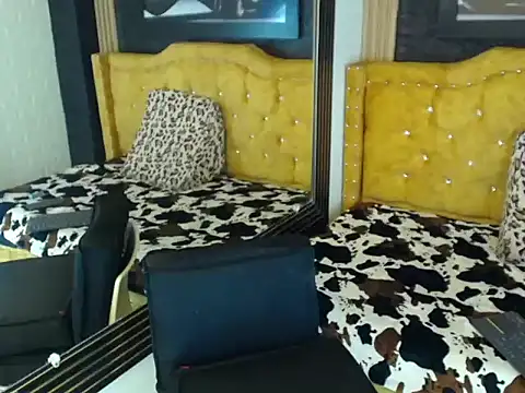 MiaColushy online show from 11/28/25, 09:28