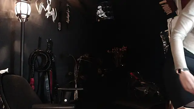 SabaTheCourtesan online show from 10/28/25, 05:00