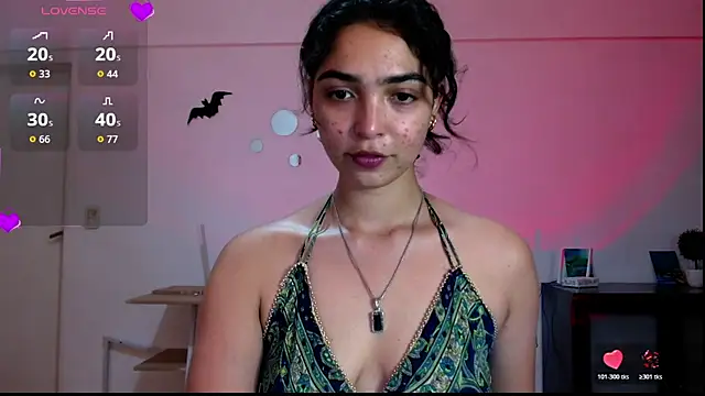 Snapshot of Ariagal chatting on 10/30/25, 10:43 Ariagal online show from 10/30/25, 10:43