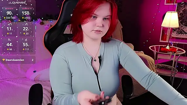 Snapshot of fillisfox_ chatting on 10/17/25, 04:20 fillisfox online show from 10/17/25, 04:20