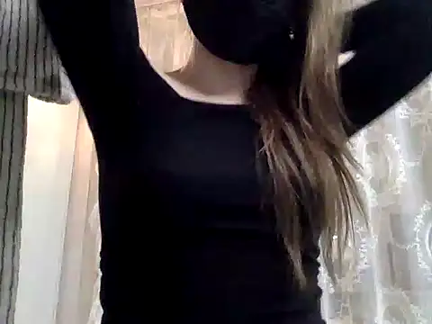 Mia 8 online show from 12/04/25, 02:15