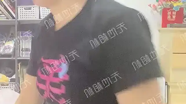 Snapshot of Eve-o chatting on 11/16/25, 07:58 Eve-o online show from 11/16/25, 07:58