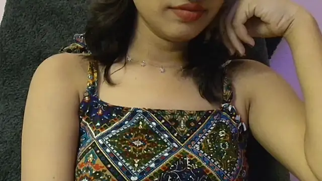 Snapshot of SWEET-18-TEEN chatting on 10/04/25, 06:17 SWEET-18-TEEN online show from 10/04/25, 06:17