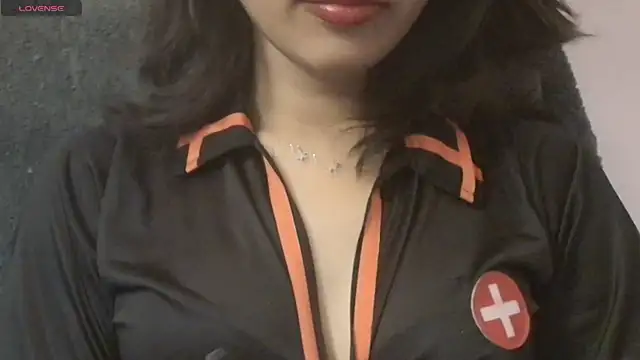 Snapshot of SWEET-18-TEEN chatting on 10/27/25, 06:01 SWEET-18-TEEN online show from 10/27/25, 06:01