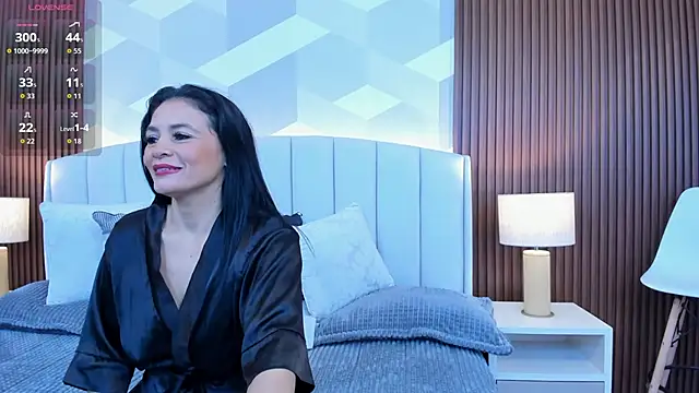 Snapshot of Mommy_Naughty chatting on 10/06/25, 10:56 Mommy Naughty online show from 10/06/25, 10:56