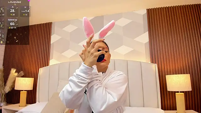 Snapshot of Mommy_Naughty chatting on 11/03/25, 11:22 Mommy Naughty online show from 11/03/25, 11:22