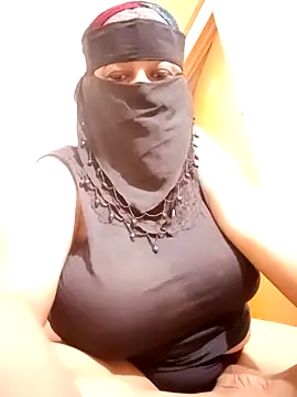 Snapshot of jenyfer709 chatting on 10/20/25, 01:22 jenyfer709 online show from 10/20/25, 01:22