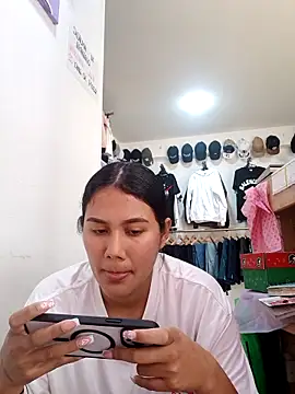 Snapshot of burbuja02 chatting on 09/11/25, 02:39 burbuja02 online show from 09/11/25, 02:39