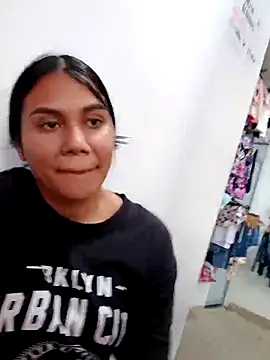 Snapshot of burbuja02 chatting on 10/15/25, 07:25 burbuja02 online show from 10/15/25, 07:25