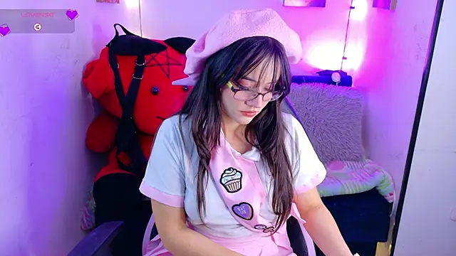 MiaVelvetDoll online show from 10/02/25, 02:02