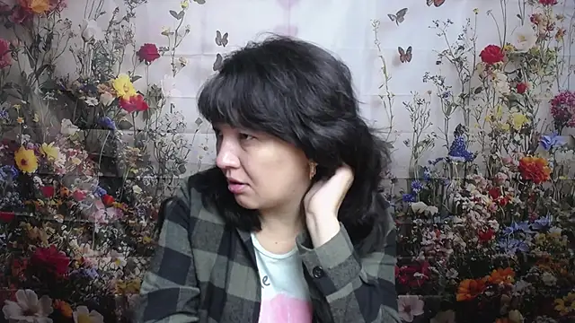 SelenaFly online show from 09/25/25, 05:11