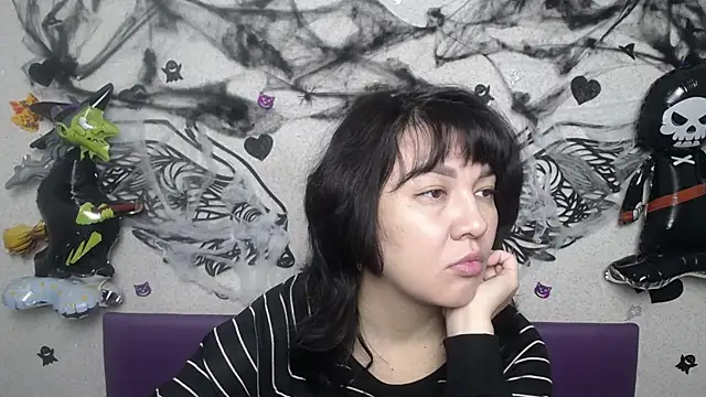 SelenaFly online show from 11/07/25, 06:02