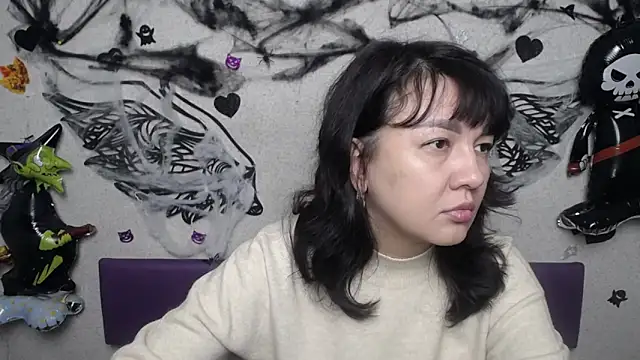 SelenaFly online show from 11/10/25, 06:01