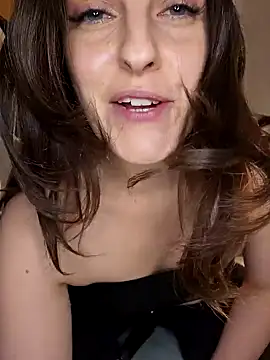 BelleFelicitas online show from 10/06/25, 07:11