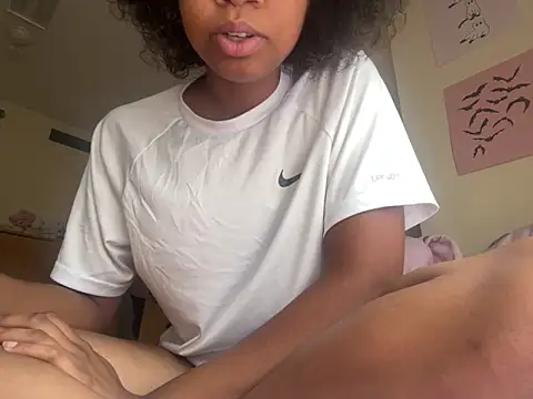 Snapshot of luvrgrllani chatting on 09/09/25, 08:30 luvrgrllani online show from 09/09/25, 08:30