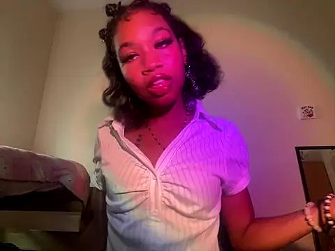 Snapshot of luvrgrllani chatting on 09/17/25, 08:54 luvrgrllani online show from 09/17/25, 08:54