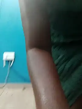 Snapshot of DarkQueen_94 chatting on 11/03/25, 08:10 DarkQueen 94 online show from 11/03/25, 08:10