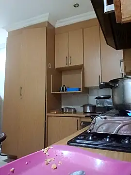 Snapshot of DarkQueen_94 chatting on 11/28/25, 04:59 DarkQueen 94 online show from 11/28/25, 04:59