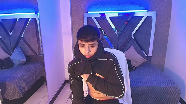 lian fooox online show from 09/13/25, 04:23