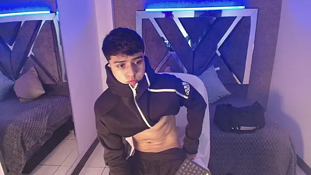 lian fooox online show from 09/19/25, 04:36