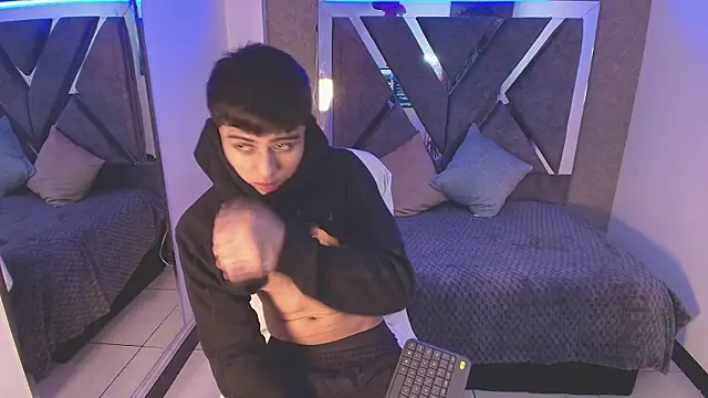 lian fooox online show from 10/11/25, 03:06