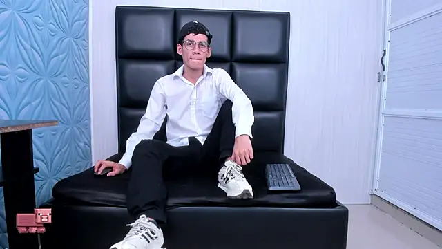 LittleMax23 online show from 09/23/25, 12:52