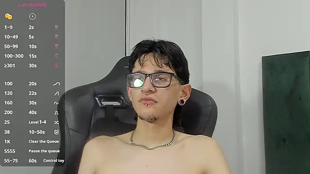 Snapshot of JAX25_OS chatting on 10/26/25, 08:04 JAX25 OS online show from 10/26/25, 08:04