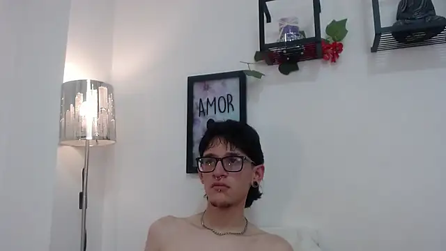 Snapshot of JAX25_OS chatting on 10/28/25, 07:27 JAX25 OS online show from 10/28/25, 07:27