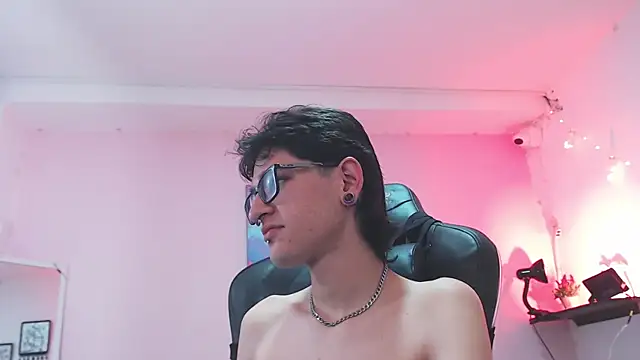 Snapshot of JAX25_OS chatting on 11/01/25, 08:33 JAX25 OS online show from 11/01/25, 08:33