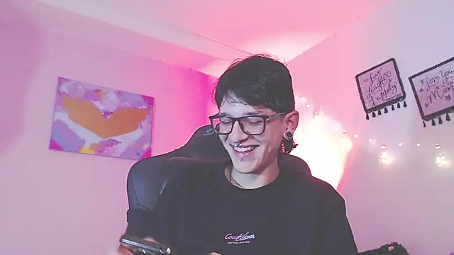 Snapshot of JAX25_OS chatting on 11/03/25, 07:37 JAX25 OS online show from 11/03/25, 07:37