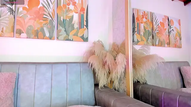 Snapshot of Celeste-Evanns chatting on 11/28/25, 04:31 Celeste-Evanns online show from 11/28/25, 04:31