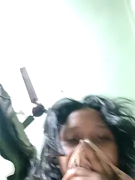 Snapshot of pujaroy363534 chatting on 11/24/25, 12:49 pujaroy363534 online show from 11/24/25, 12:49