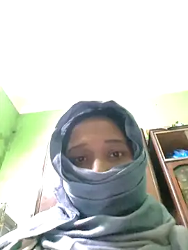 Snapshot of pujaroy363534 chatting on 11/25/25, 04:40 pujaroy363534 online show from 11/25/25, 04:40