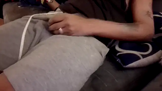 Snapshot of shaker75019paris chatting on 10/04/25, 09:57 shaker75019paris online show from 10/04/25, 09:57