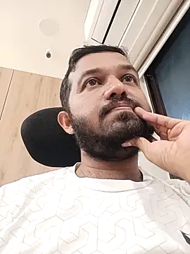 Snapshot of VJ17 chatting on 03/07/26, 12:35 VJ17 online show from 03/07/26, 12:35