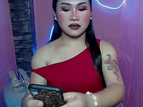 pretty lassy online show from 11/11/25, 11:54