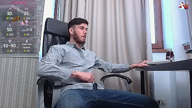 Snapshot of JonahShaw chatting on 01/12/26, 06:18 JonahShaw online show from 01/12/26, 06:18