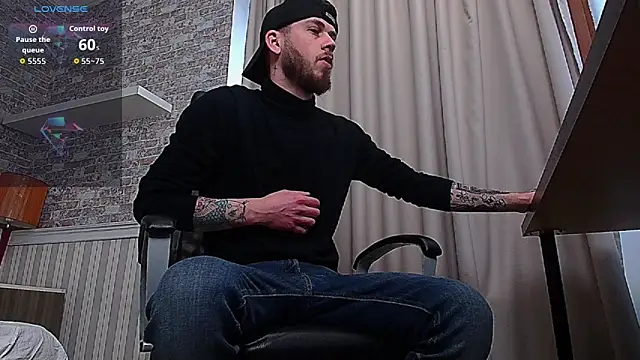 Snapshot of JonahShaw chatting on 03/05/26, 05:36 JonahShaw online show from 03/05/26, 05:36