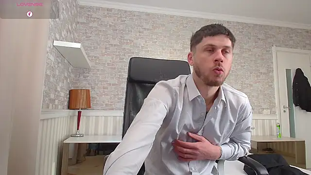 Snapshot of JonahShaw chatting on 04/27/26, 04:32 JonahShaw online show from 04/27/26, 04:32