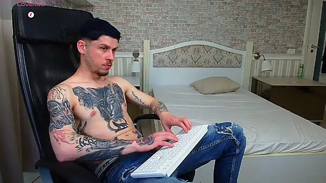 Snapshot of JonahShaw chatting on 05/12/26, 04:53 JonahShaw online show from 05/12/26, 04:53