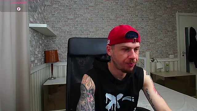 Snapshot of JonahShaw chatting on 05/14/26, 04:41 JonahShaw online show from 05/14/26, 04:41