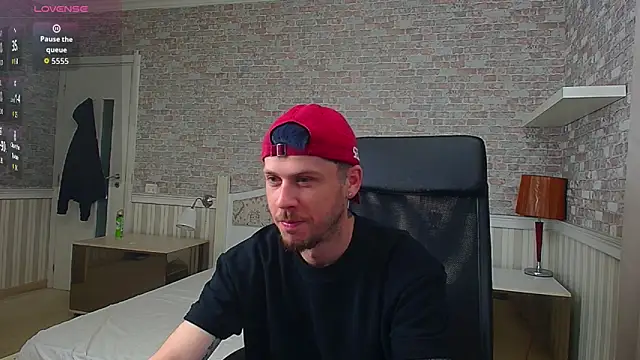 Snapshot of JonahShaw chatting on 05/17/26, 04:32 JonahShaw online show from 05/17/26, 04:32