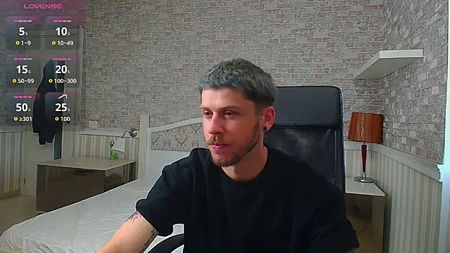 Snapshot of JonahShaw chatting on 06/02/26, 04:25 JonahShaw online show from 06/02/26, 04:25