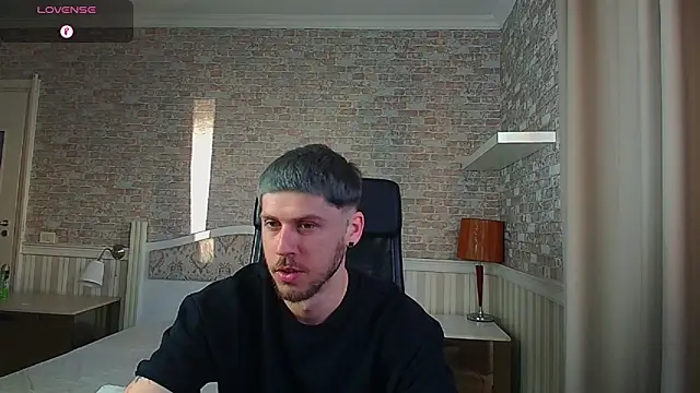 Snapshot of JonahShaw chatting on 06/05/26, 04:08 JonahShaw online show from 06/05/26, 04:08