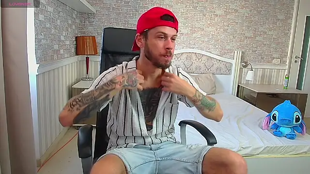 JonahShaw online show from 07/26/26, 04:42