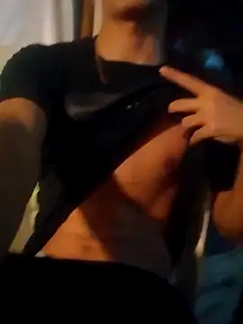 LUISSLEONN0958 online show from 09/30/25, 07:57