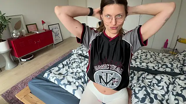 Snapshot of Scorpion_Peach chatting on 10/24/25, 10:22 Scorpion Peach online show from 10/24/25, 10:22