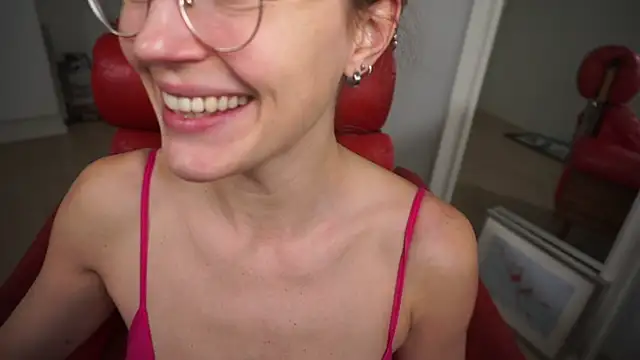 Snapshot of Scorpion_Peach chatting on 11/06/25, 11:22 Scorpion Peach online show from 11/06/25, 11:22