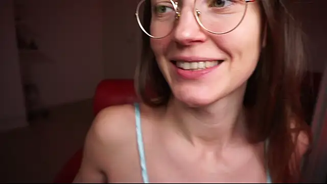 Snapshot of Scorpion_Peach chatting on 11/12/25, 02:50 Scorpion Peach online show from 11/12/25, 02:50