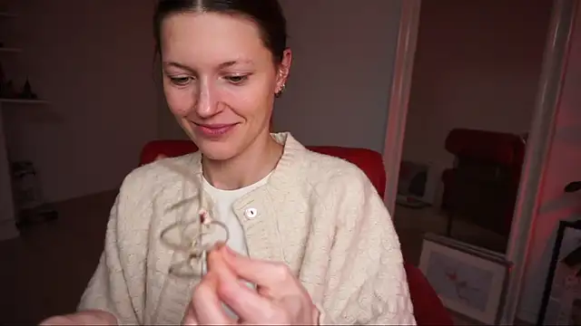 Snapshot of Scorpion_Peach chatting on 11/14/25, 03:11 Scorpion Peach online show from 11/14/25, 03:11